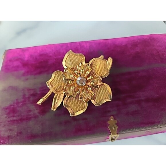 Prong Set Rhinestone Gold Tone Metal Floral Brooch Vintage, READ - Picture 2 of 10